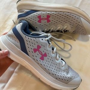 Under Armour tennis shoes